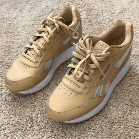 Tan/Beige Reeboks - Picture 2 of 3